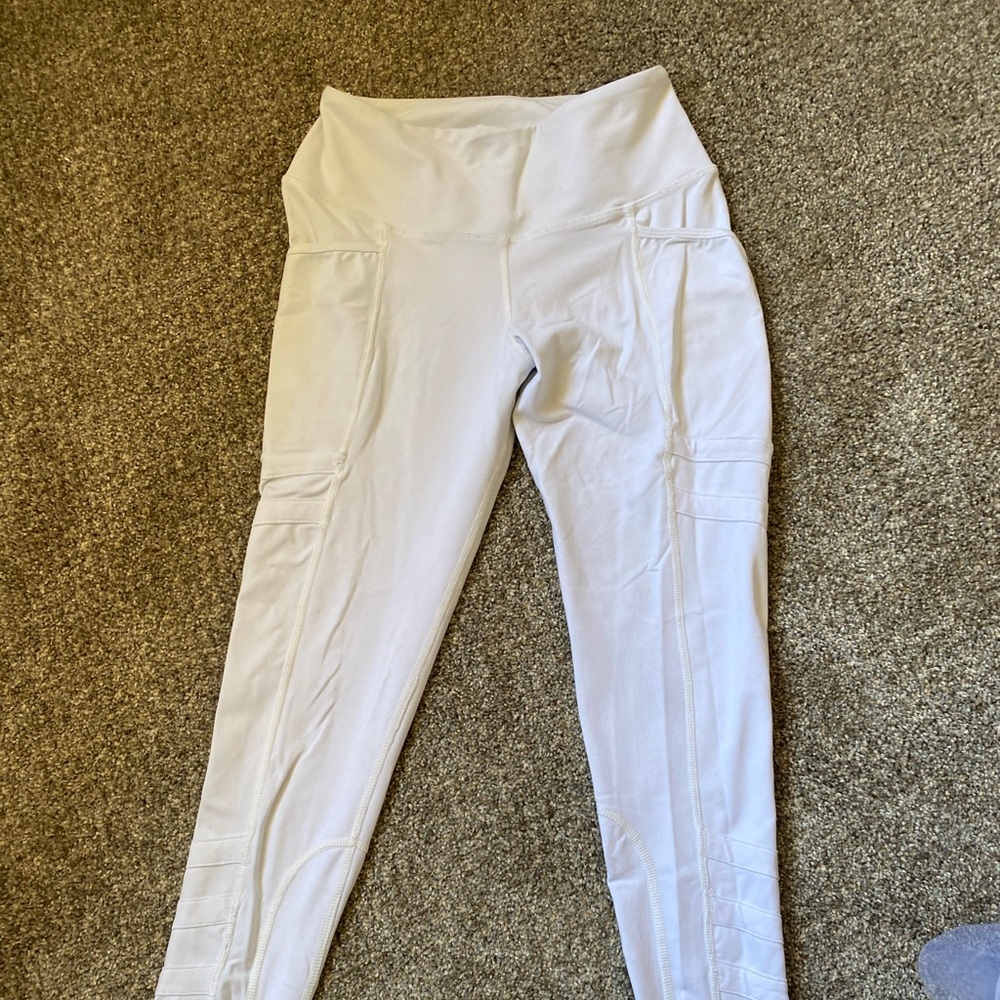 White yoga leggings